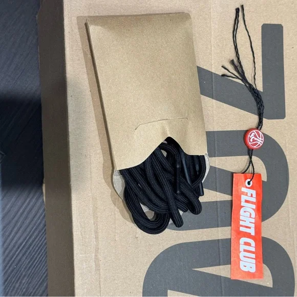 Adidas Men’s Black on Black Yeezy’s - Picture 9 of 10